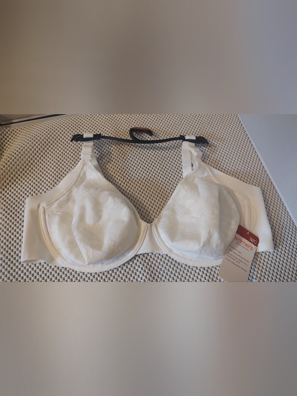 Warners Blissful Benefits Women's Size 38C Side and Underarm Smoothing Lace Bra